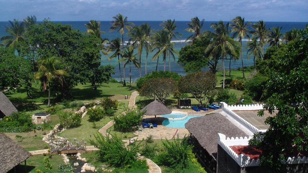Hill Park Hotel - Tiwi Beach Kültér fotó