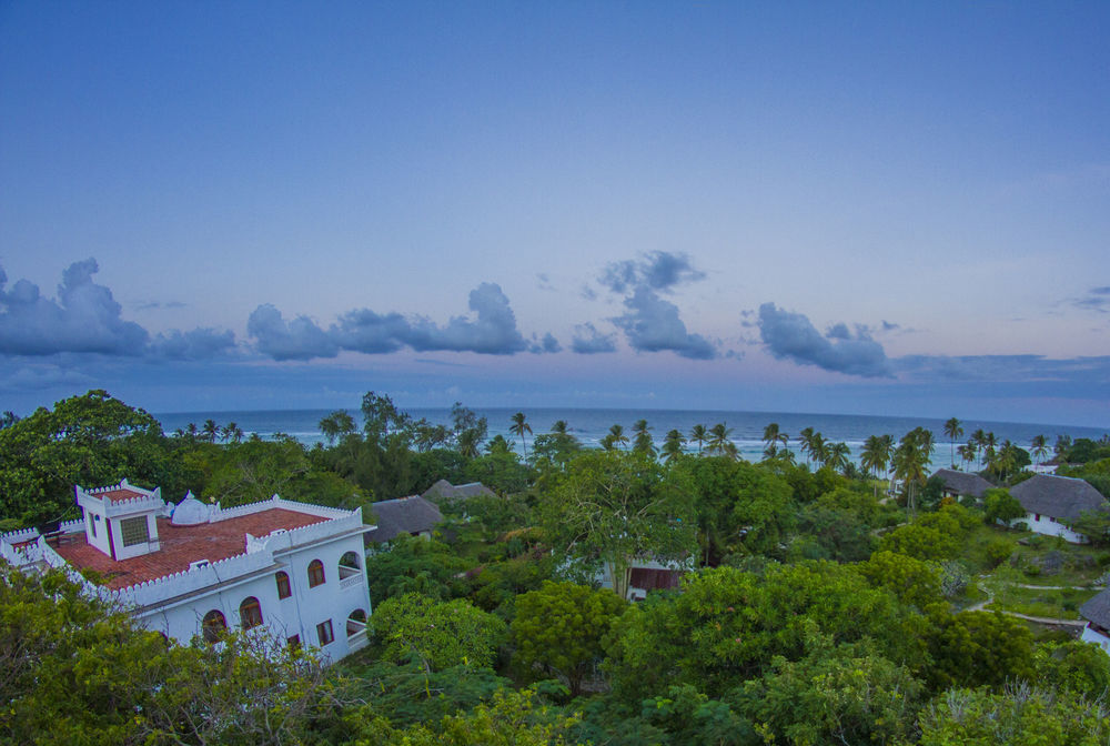 Hill Park Hotel - Tiwi Beach Kültér fotó