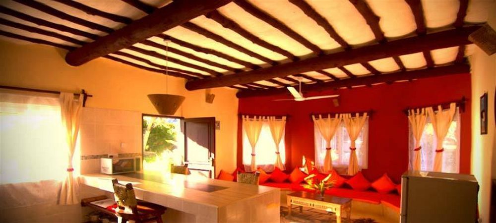 Hill Park Hotel - Tiwi Beach Kültér fotó