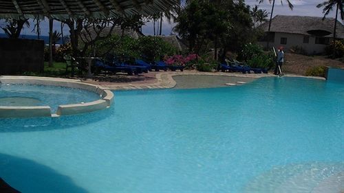 Hill Park Hotel - Tiwi Beach Kültér fotó