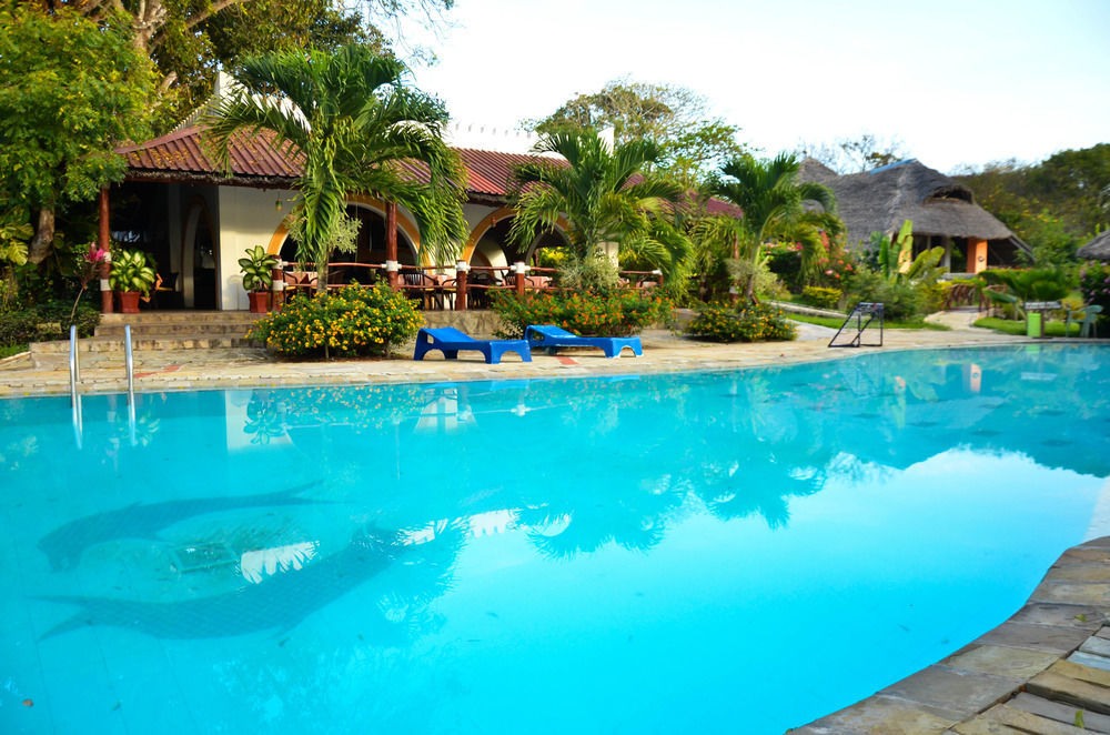 Hill Park Hotel - Tiwi Beach Kültér fotó